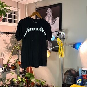 Metallica T-Shirt MD Black Graphic Logo Rock Band Music Tee Menswear